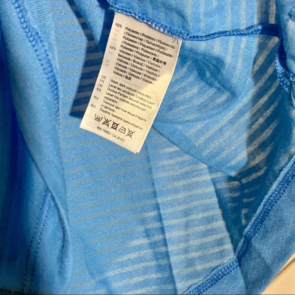 • HOST PICK! [Helly Hansen] Tank • - Picture 9 of 16